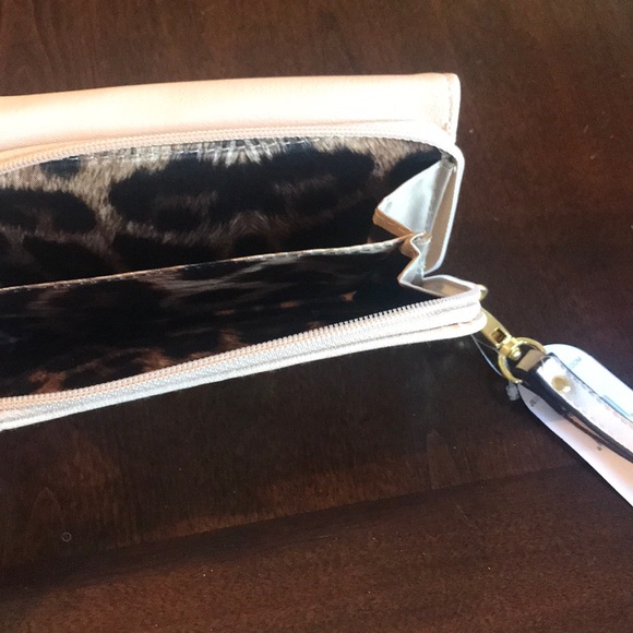 Jessica Simpson clutch - Picture 3 of 4